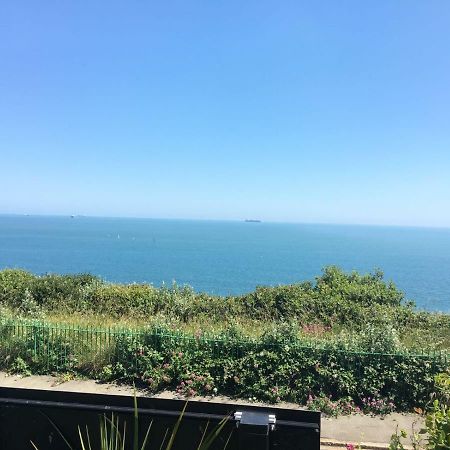 Cliff Top Apartment 3 Bedroom Шанклин Экстерьер фото